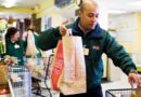 Grocery Bagger Shamefully Returns to Double Life as Actor on Shitty Sitcom